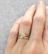 Line of Leaves Band - 3mm in White Gold