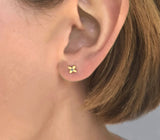 Quatrefoil Sapphire Ear Studs in 18ct Gold