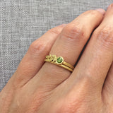 Dotted band in Yellow Gold