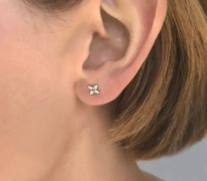 Quatrefoil Sapphire Earrings in White Gold